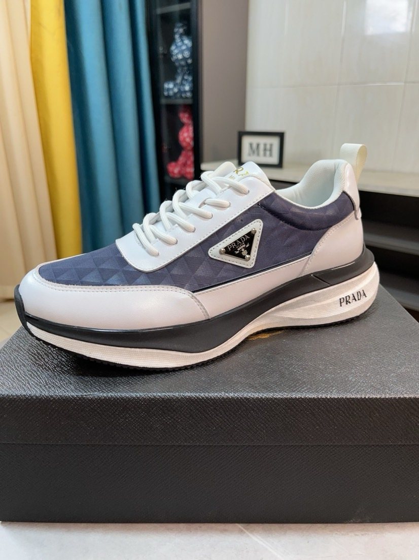Prada Diamond-Pattern Low-Top Sneakers