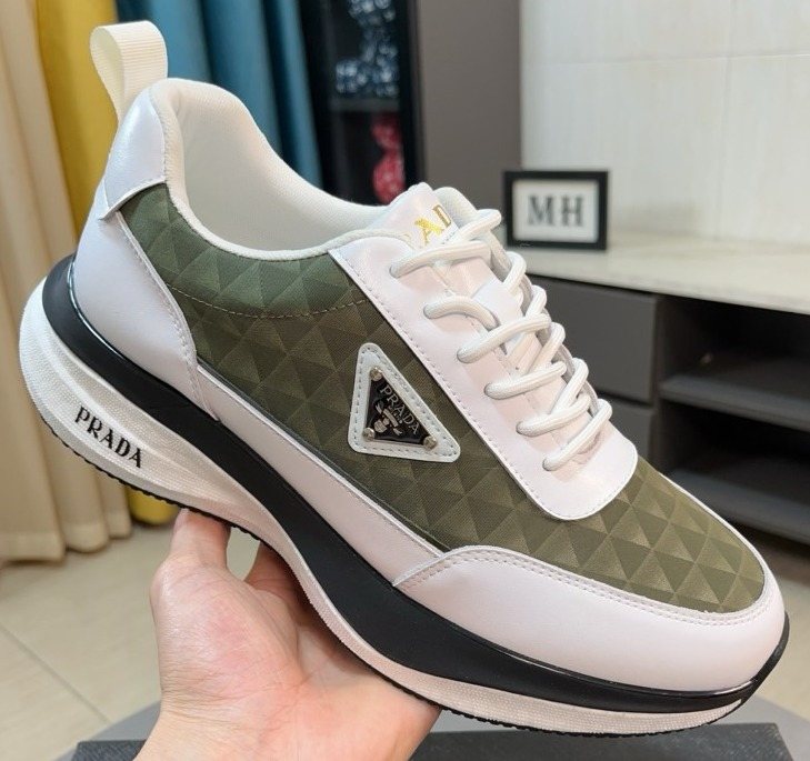 Prada Diamond-Pattern Low-Top Sneakers