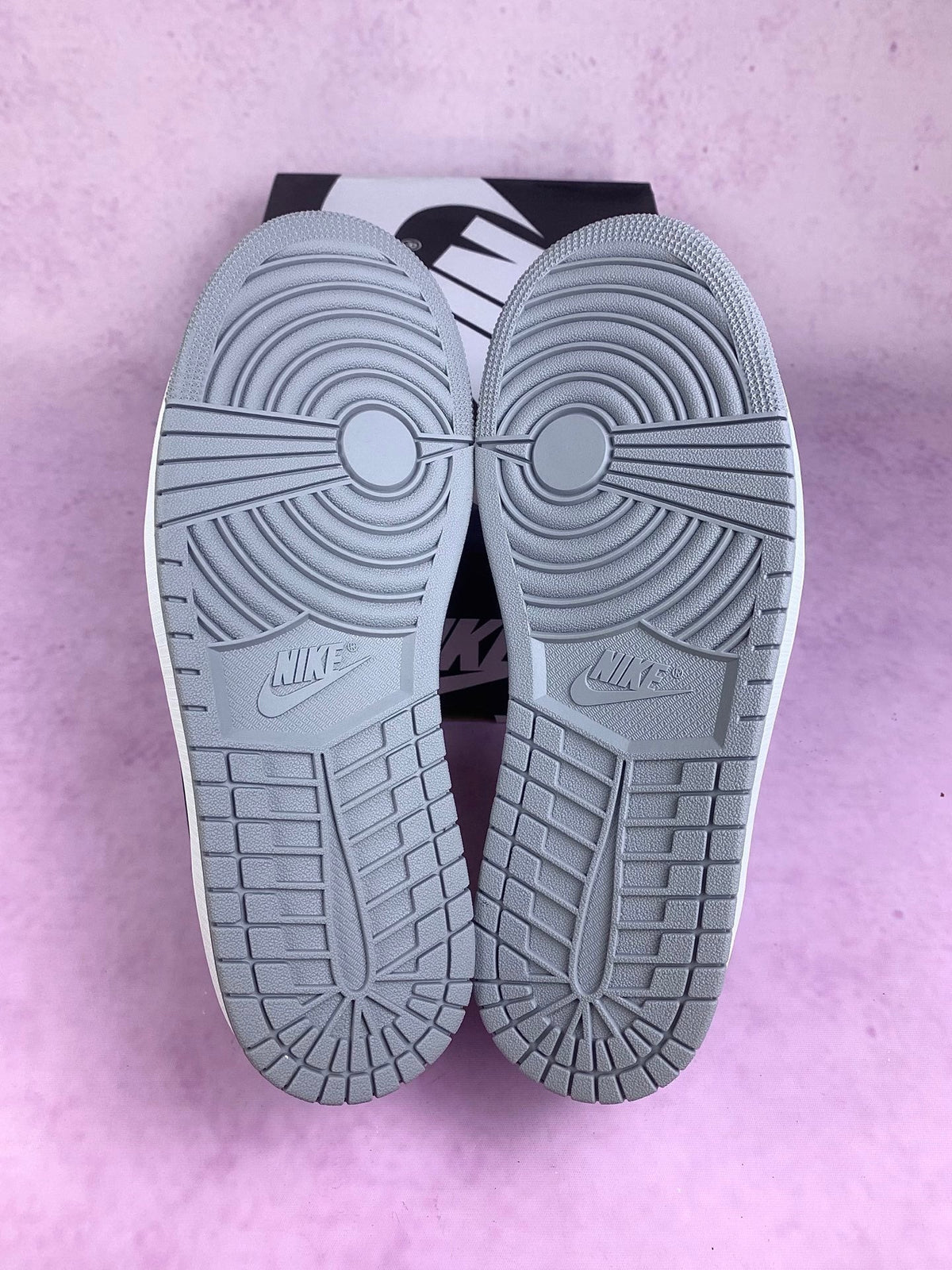 Air Jordan 1 Low Barons Wolf Grey Unisex Sneakers CZ0790-110